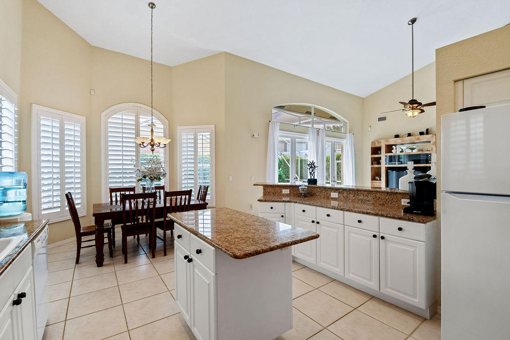 10037 Lexington Estates Boulevard Boca Raton, FL 33428 - Photo 4 of 36 4