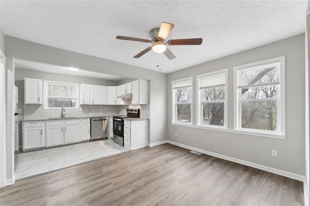 2200 South Hall Road Independence, MO 64052 - Photo 11 of 40