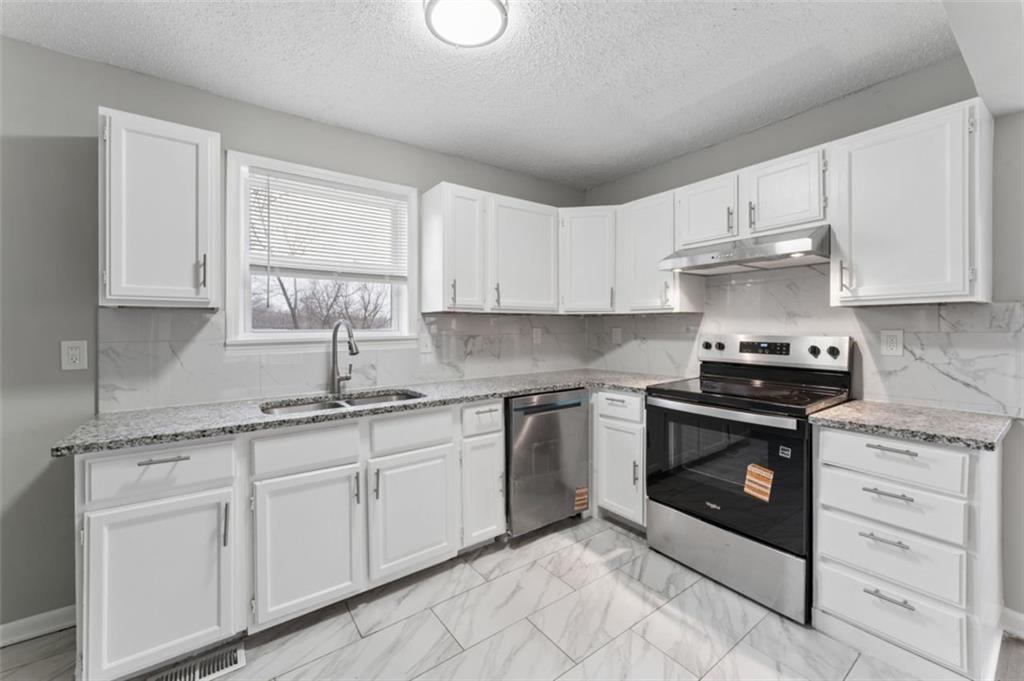 2200 South Hall Road Independence, MO 64052 - Photo 13 of 40