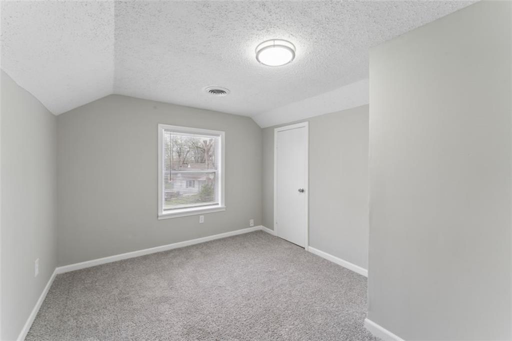 2200 South Hall Road Independence, MO 64052 - Photo 29 of 40