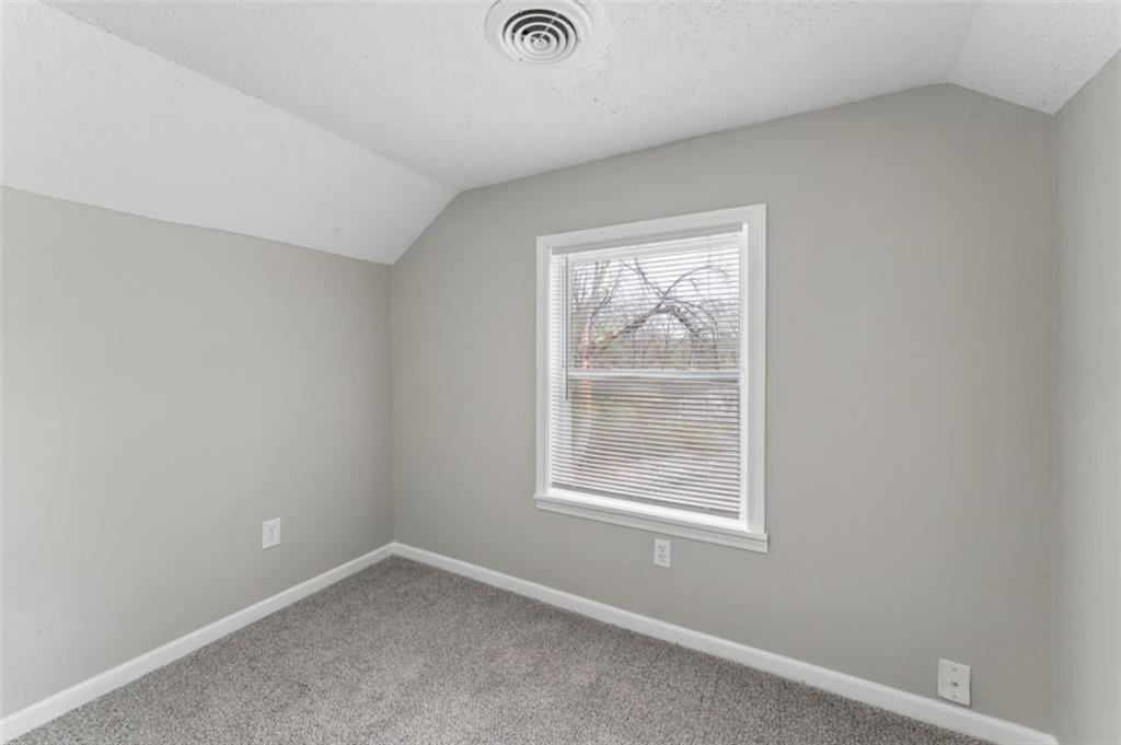 2200 South Hall Road Independence, MO 64052 - Photo 30 of 40