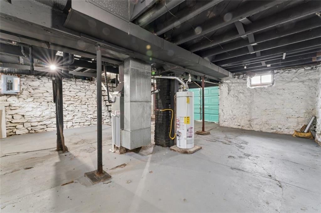 2200 South Hall Road Independence, MO 64052 - Photo 33 of 40