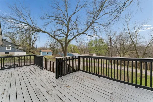 $215,000 | 2200 South Hall Road, Independence, MO 64052