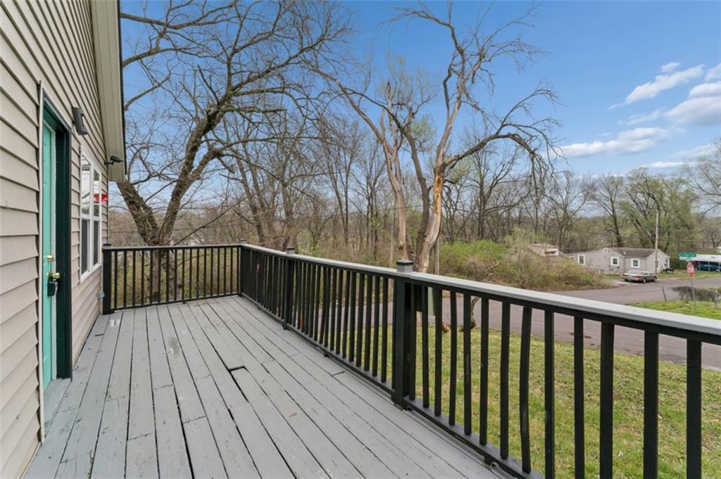 2200 South Hall Road Independence, MO 64052 - Photo 4 of 40