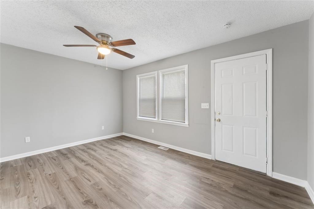 2200 South Hall Road Independence, MO 64052 - Photo 7 of 40