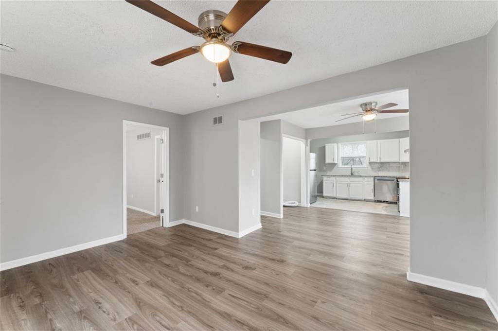 2200 South Hall Road Independence, MO 64052 - Photo 9 of 40