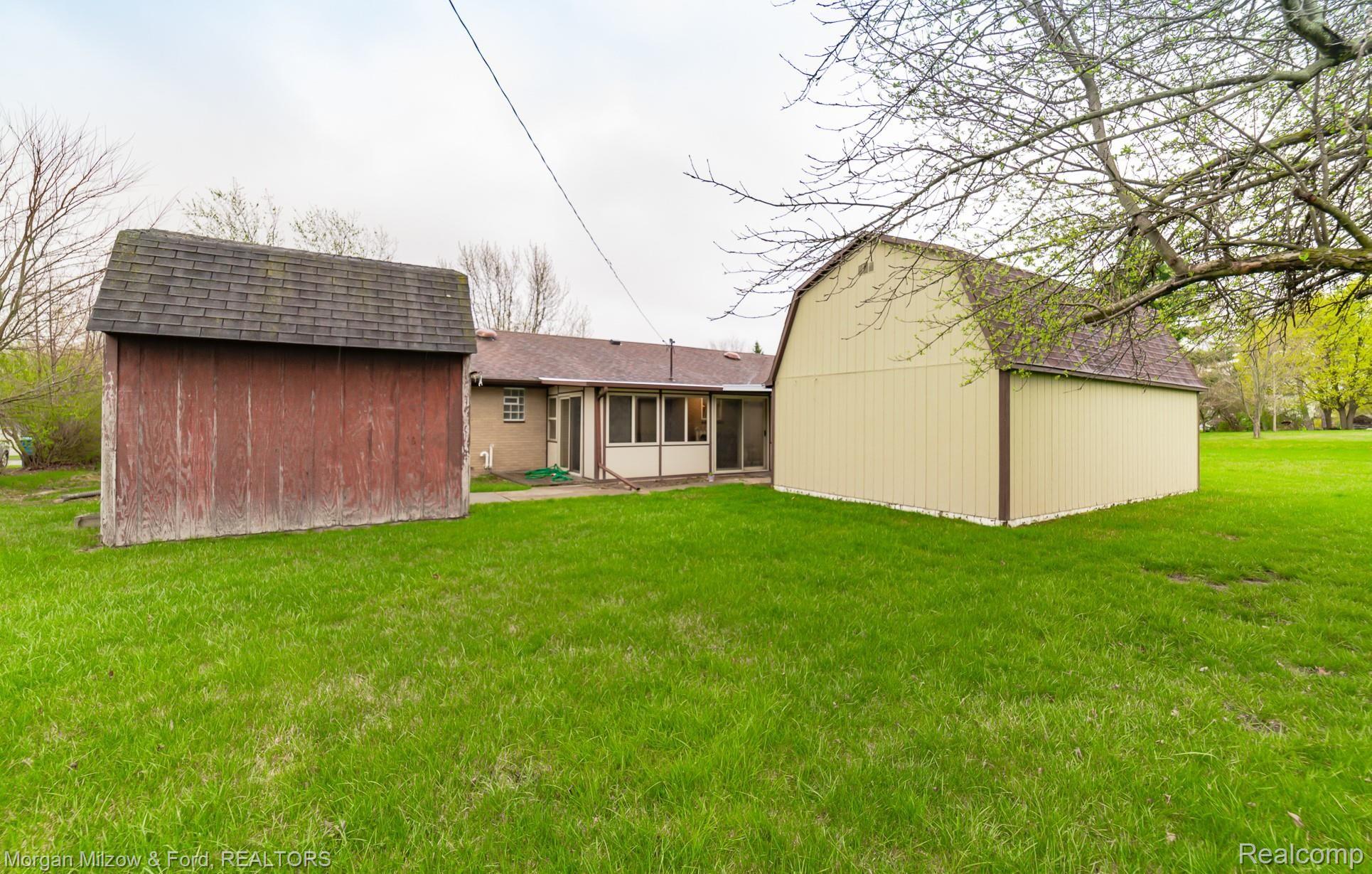 7168 Miller Road Swartz Creek, MI 48473 - Photo 36 of 39 7168 Miller Rd-36.jpg