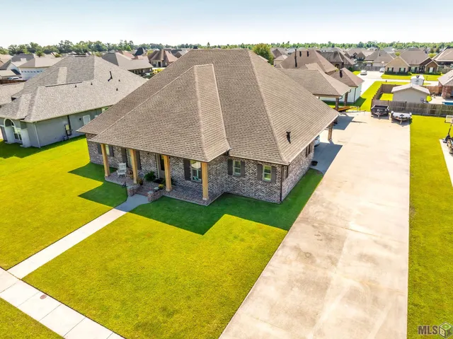 $490,000 | 251 Beulah Louise Drive, Gray, LA 70359