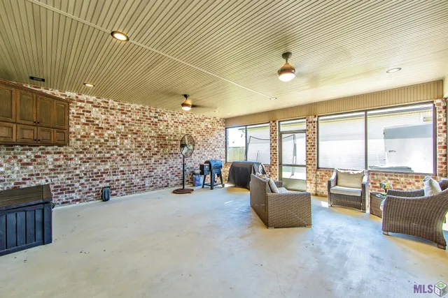 $490,000 | 251 Beulah Louise Drive, Gray, LA 70359