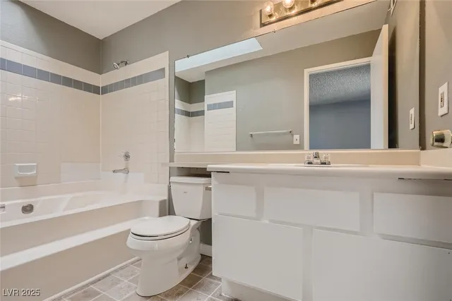 $1,100 | 2977 Juniper Hills Boulevard, Unit 202, Las Vegas, NV 89142