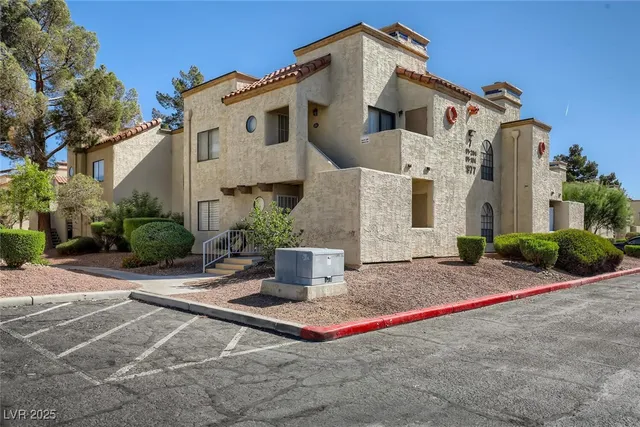$1,100 | 2977 Juniper Hills Boulevard, Unit 202, Las Vegas, NV 89142