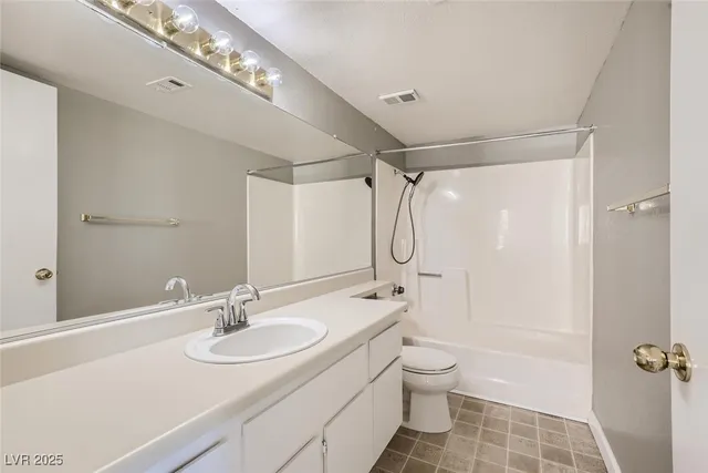 $1,100 | 2977 Juniper Hills Boulevard, Unit 202, Las Vegas, NV 89142