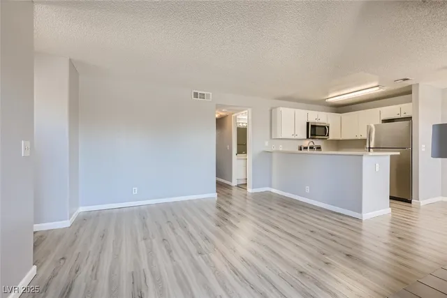 $1,100 | 2977 Juniper Hills Boulevard, Unit 202, Las Vegas, NV 89142