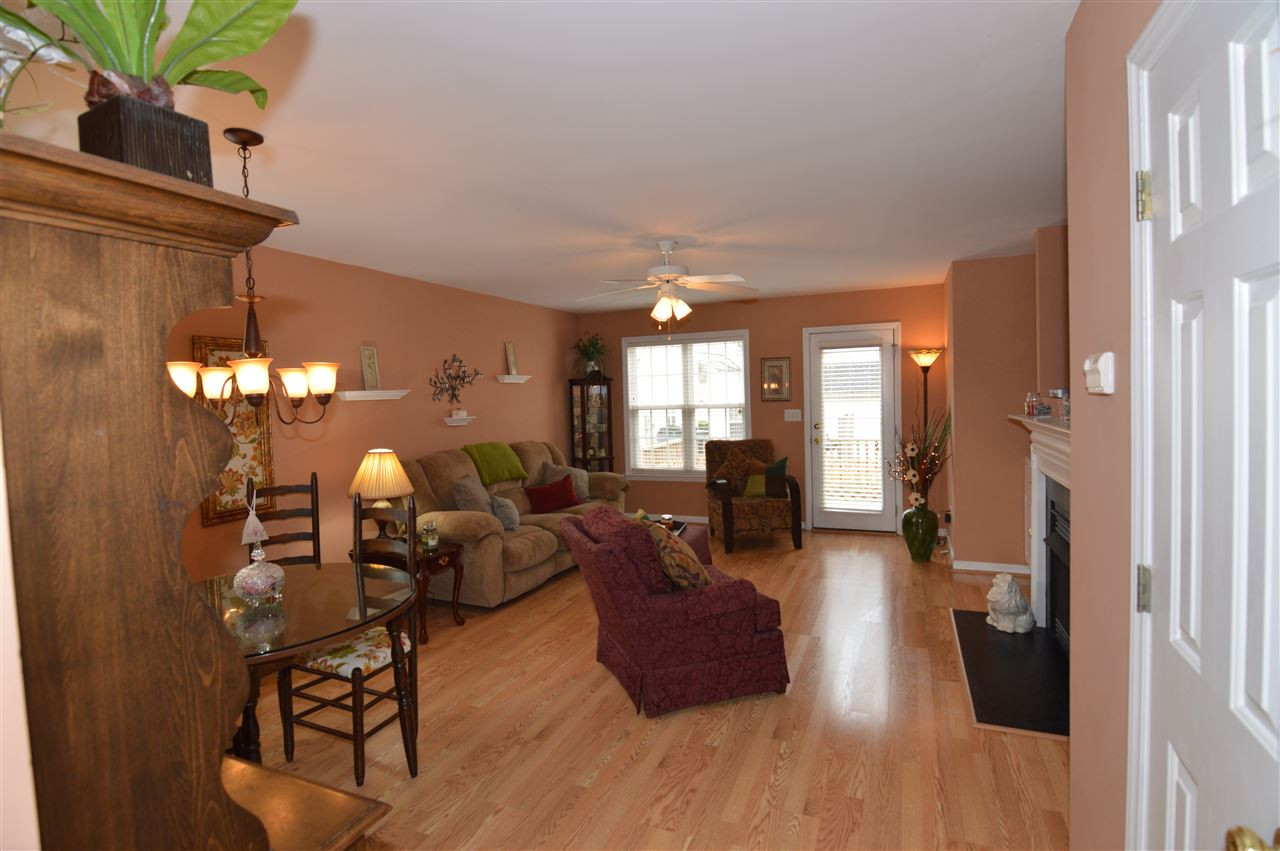 2409 Pumpkin Ridge Way Raleigh, NC 27604 - Photo 7 of 18 Living Room