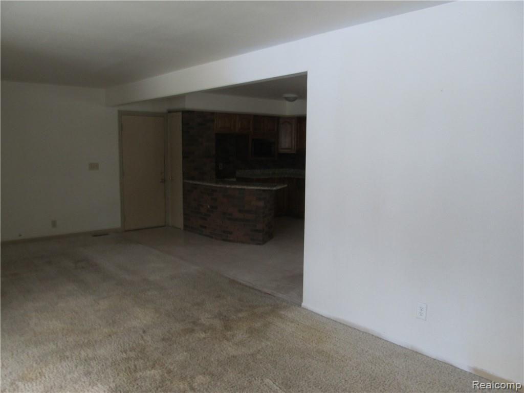 8253 McCandlish Road Grand Blanc, MI 48439 - Photo 8 of 32 IMG_3276.JPG