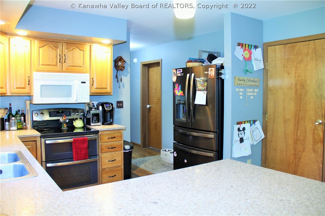 144 West View Drive Ripley, WV 25271 - Photo 3 of 27 Gallery Image 3