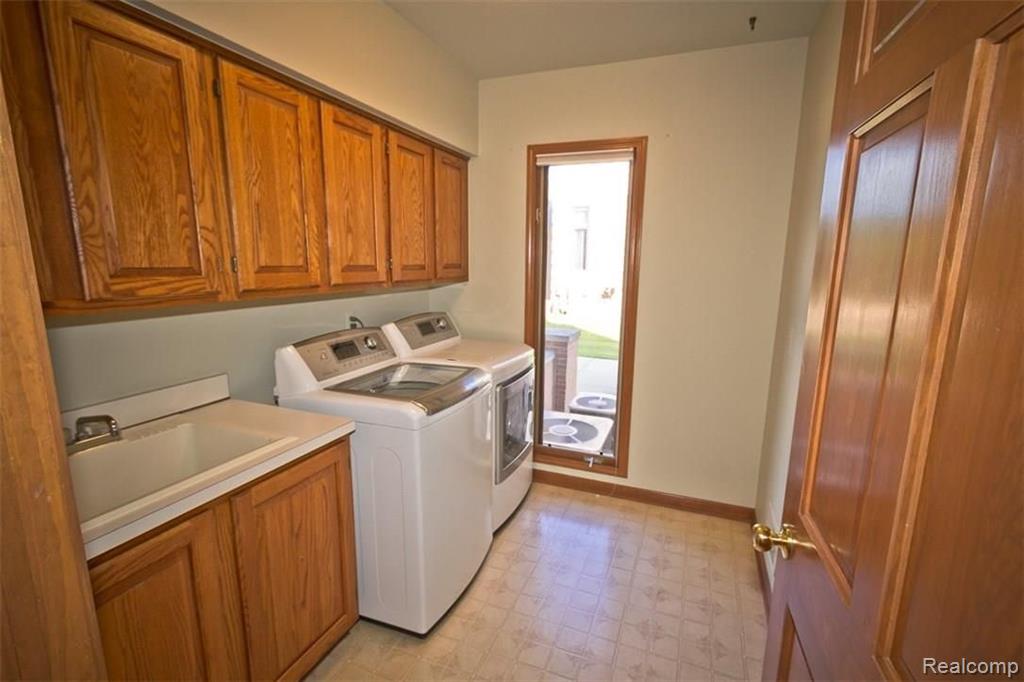 5754 Springbrook Drive Troy, MI 48098 - Photo 35 of 87