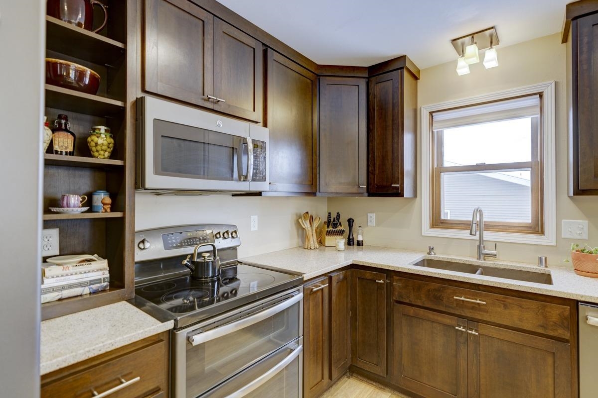 411 Butternut Drive Oregon, WI 53575 - Photo 11 of 36