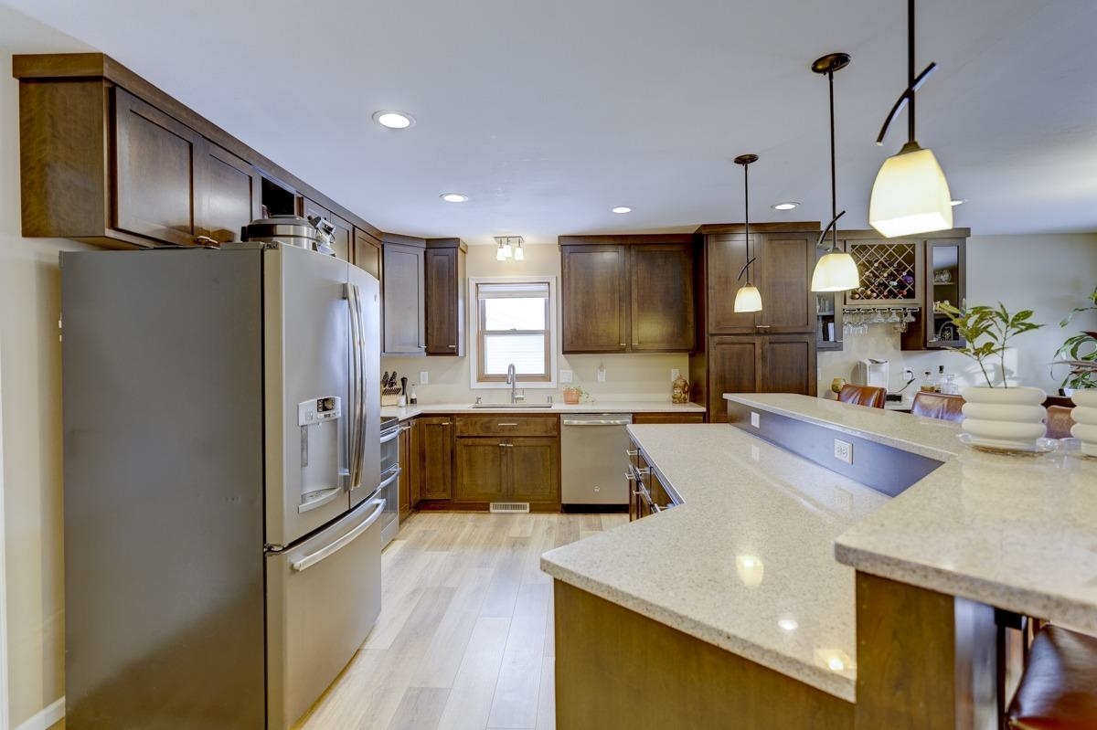 411 Butternut Drive Oregon, WI 53575 - Photo 6 of 36