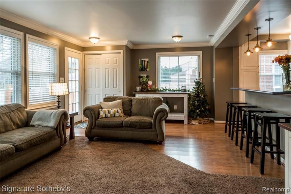 2738 Manchester Road Birmingham, MI 48009 - Photo 12 of 27