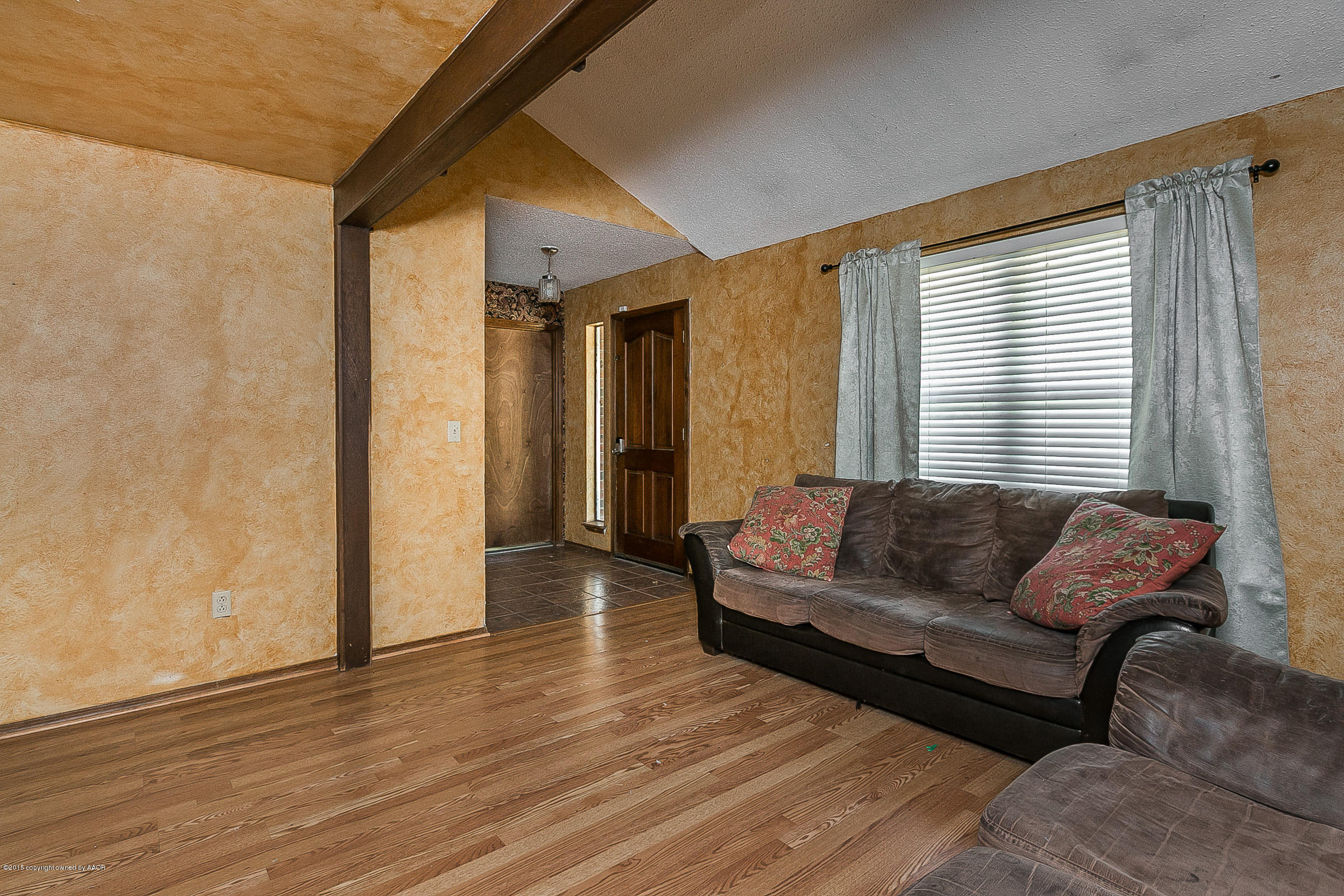 2809 Shield Court Amarillo, TX 79110 - Photo 6 of 15 004_Living Room 2