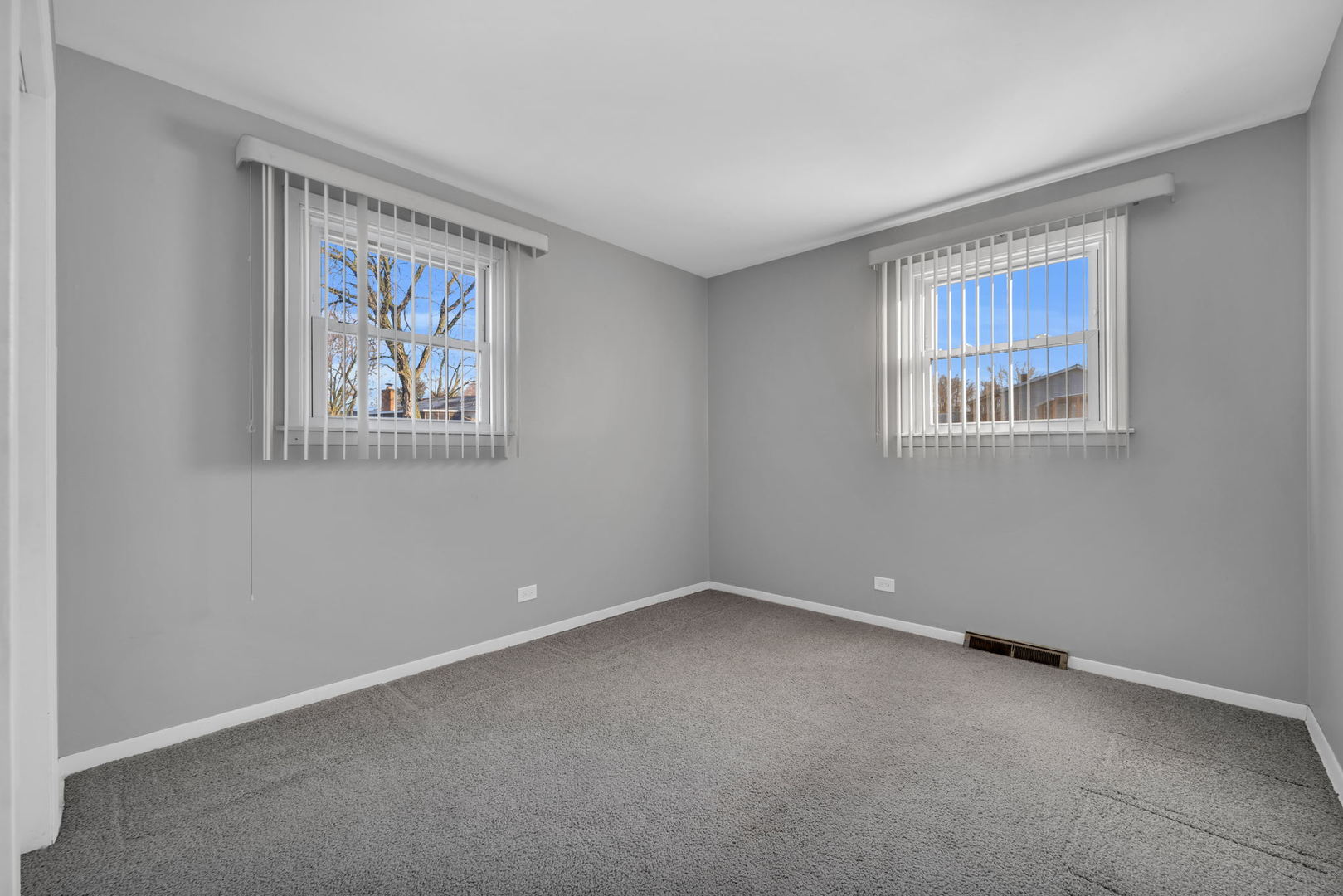 6918 Sierra Drive Darien, IL 60561 - Photo 12 of 24