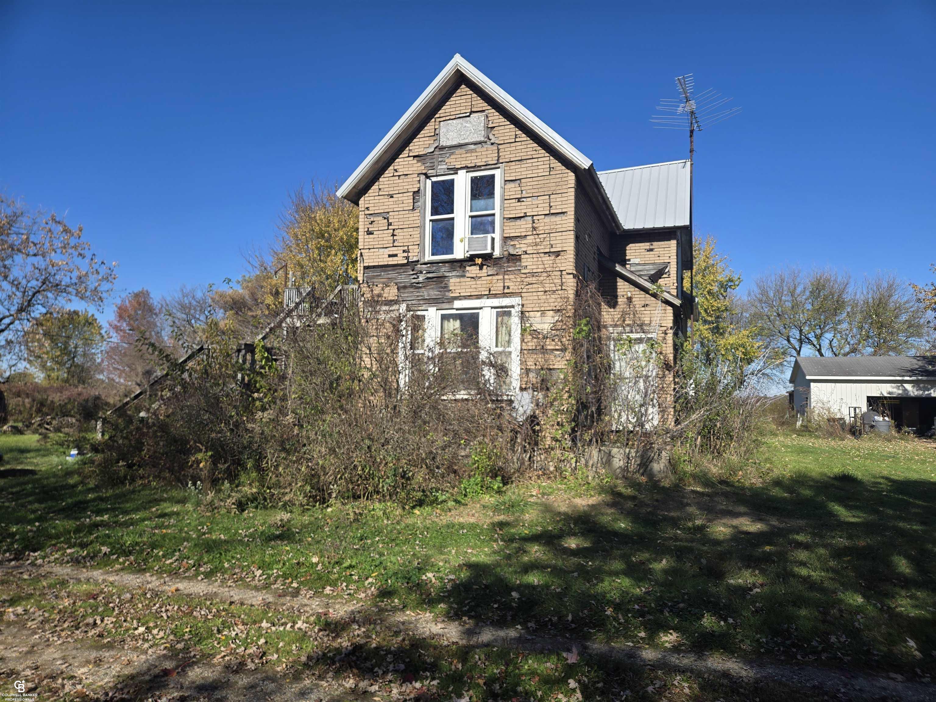 7864 Yale Road Avoca, MI 48006 - Photo 2 of 12 50192725-a3480138-485b-4e94-9df5-a9503f80a69b.JPG