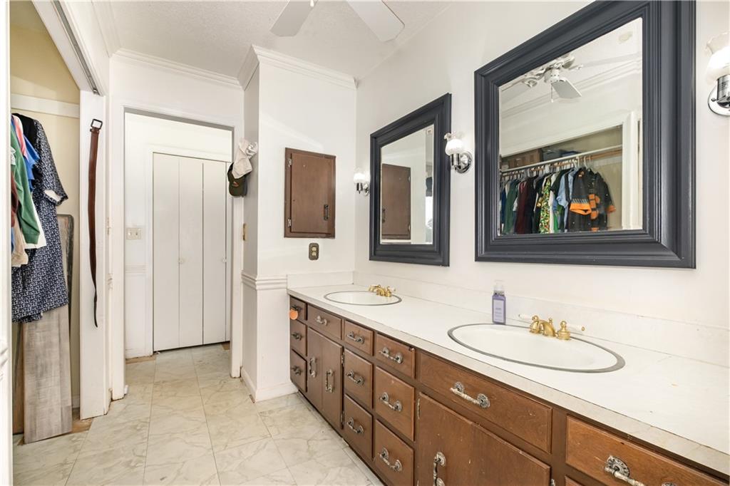 490 Addington Drive Toccoa, GA 30577 - Photo 12 of 66