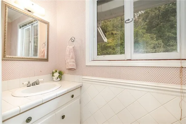 $375,000 | 490 Addington Drive, Toccoa, GA 30577