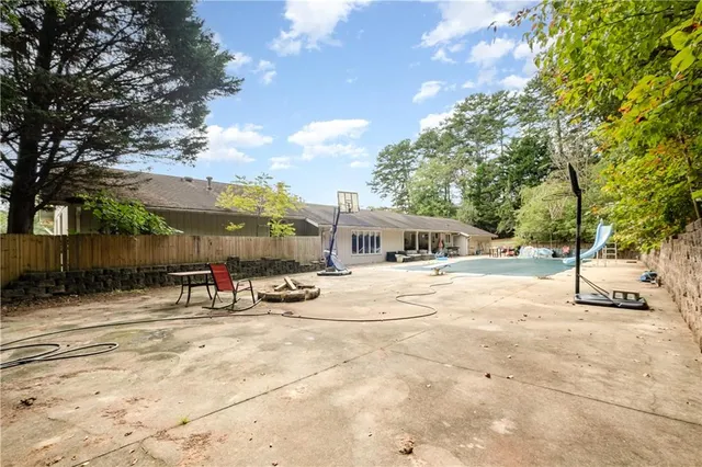 $375,000 | 490 Addington Drive, Toccoa, GA 30577