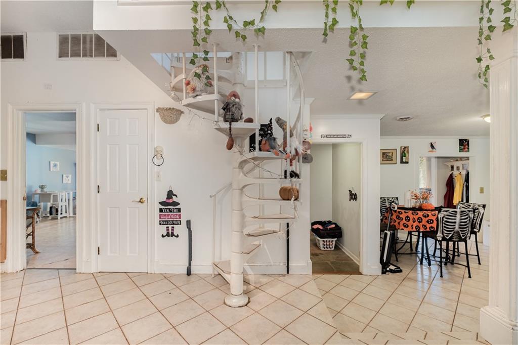 490 Addington Drive Toccoa, GA 30577 - Photo 8 of 66