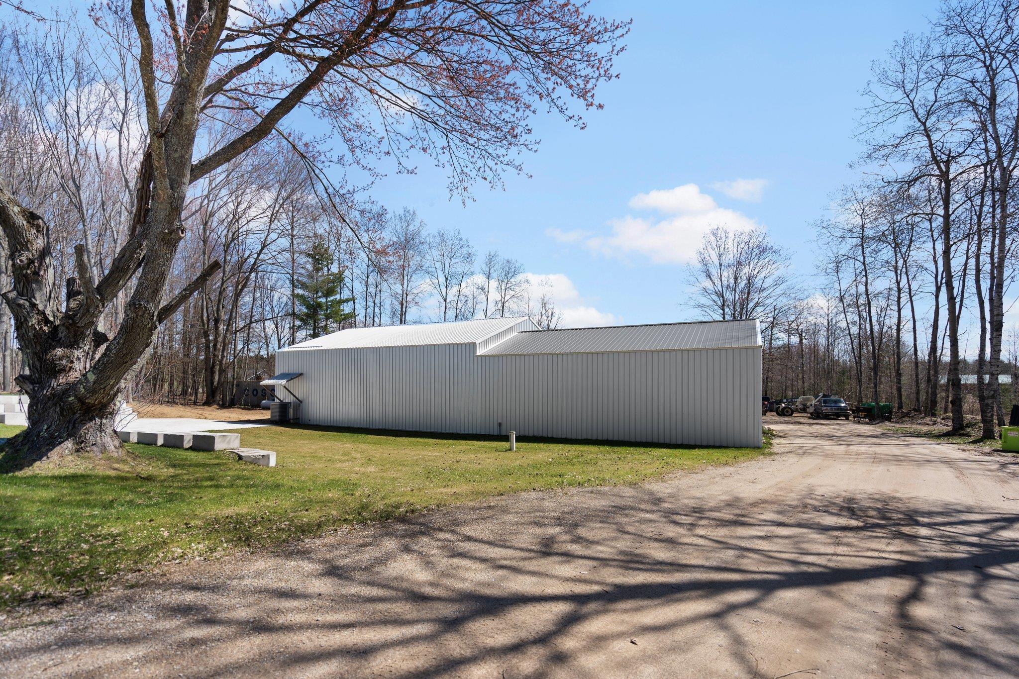 12095 Mueller Road Southwest Fife Lake, MI 49633 - Photo 5 of 51 1921447-8486d08c-da6c-4b3b-bc5b-7fcdab5b99cd.JPG