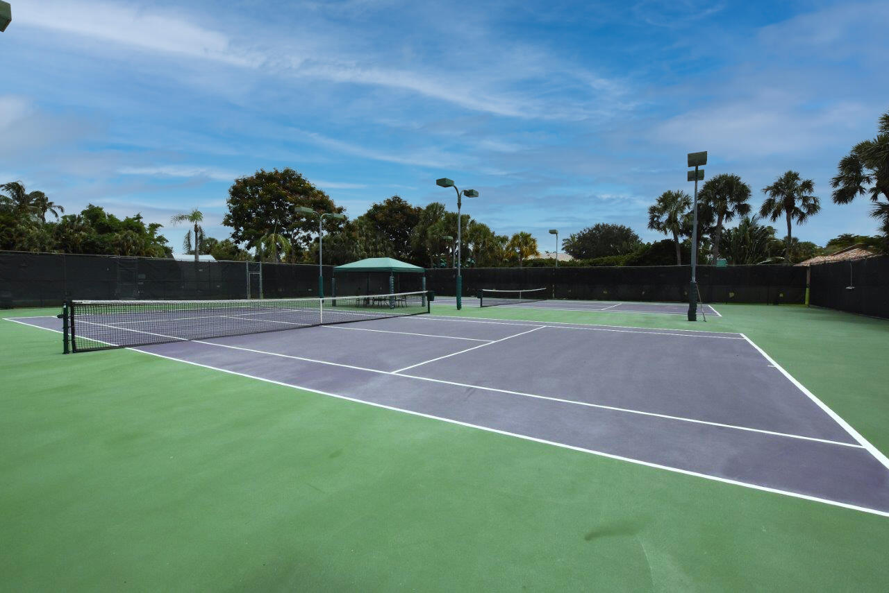 1061 Southwest 21st Avenue Boca Raton, FL 33486 - Photo 66 of 71 23b62565-f624-4962-b078-509db1cd2f9a_-_M