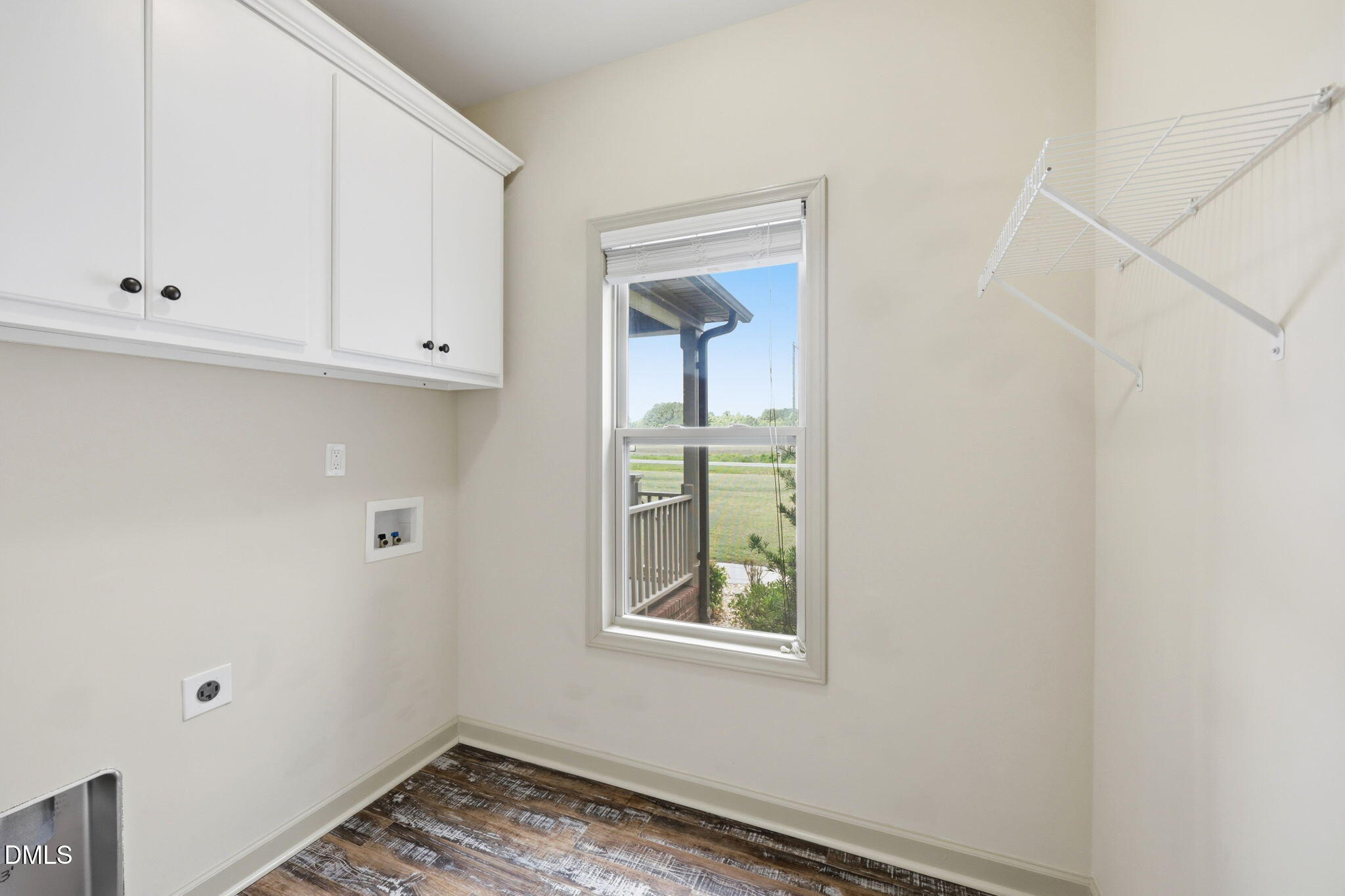 3587 Hannah Creek Road Benson, NC 27504 - Photo 22 of 43 a bathroom with a window