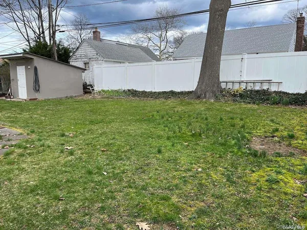$4,900 | 26 Purdue Road, Glen Cove, NY 11542