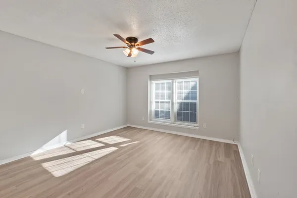 $975 | 1720 Wooten Park Drive, Unit 206, Austin, TX 78757