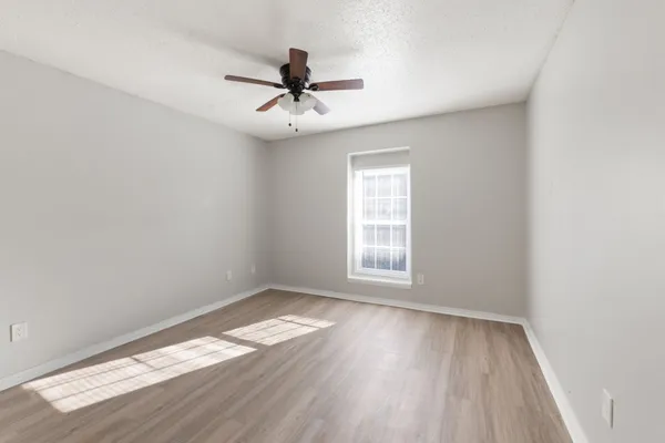 $975 | 1720 Wooten Park Drive, Unit 206, Austin, TX 78757