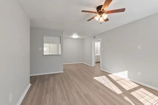 $975 | 1720 Wooten Park Drive, Unit 206, Austin, TX 78757