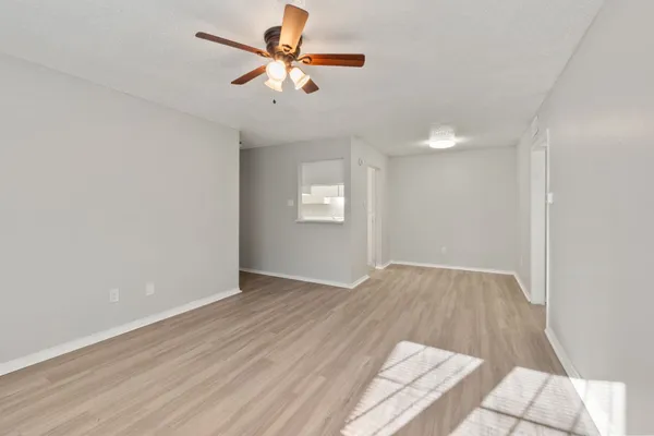 $975 | 1720 Wooten Park Drive, Unit 206, Austin, TX 78757