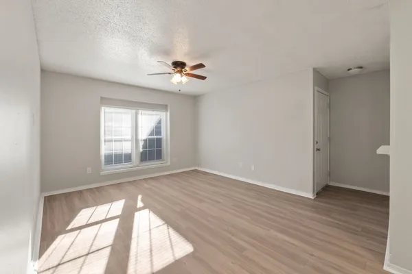 $975 | 1720 Wooten Park Drive, Unit 206, Austin, TX 78757