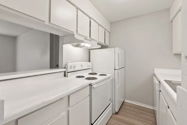 $975 | 1720 Wooten Park Drive, Unit 206, Austin, TX 78757