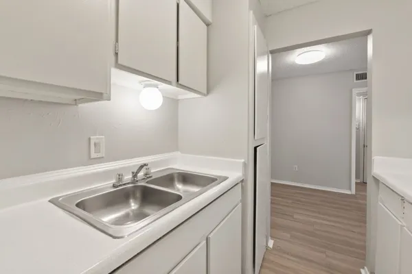 $975 | 1720 Wooten Park Drive, Unit 206, Austin, TX 78757