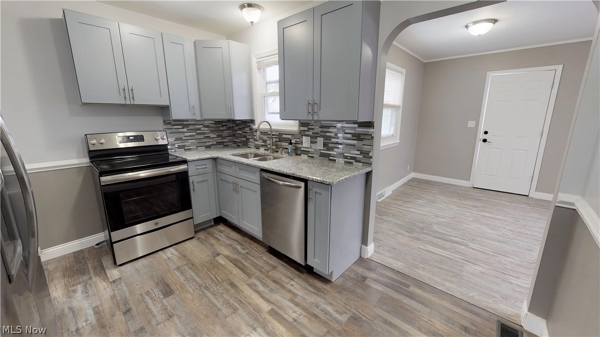 30028 Elgin Road Wickliffe, OH 44092 - Photo 4 of 34 Gallery Image 4