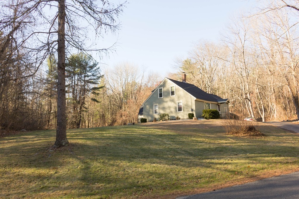 88 Ramshorn Road Charlton, MA 01507 - Photo 3 of 19