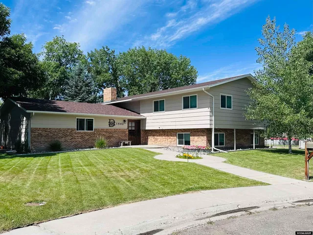 $387,500 | 1542 Cloud Peak Drive, Worland, WY 82401