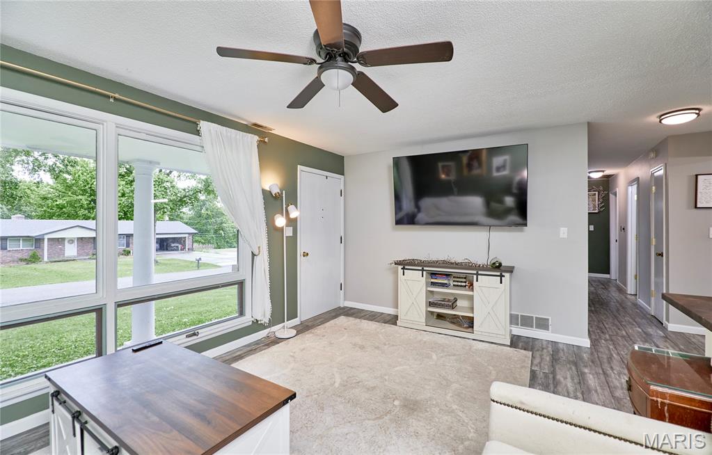 7 Myron Place Troy, MO 63379 - Photo 11 of 50