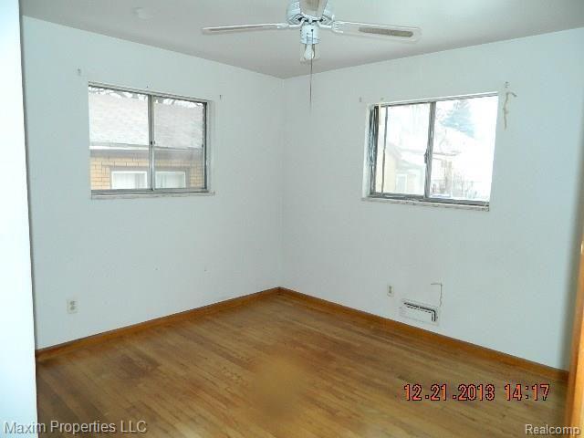 300 Goodell Street River Rouge, MI 48218 - Photo 17 of 26 2Bd1.jpg
