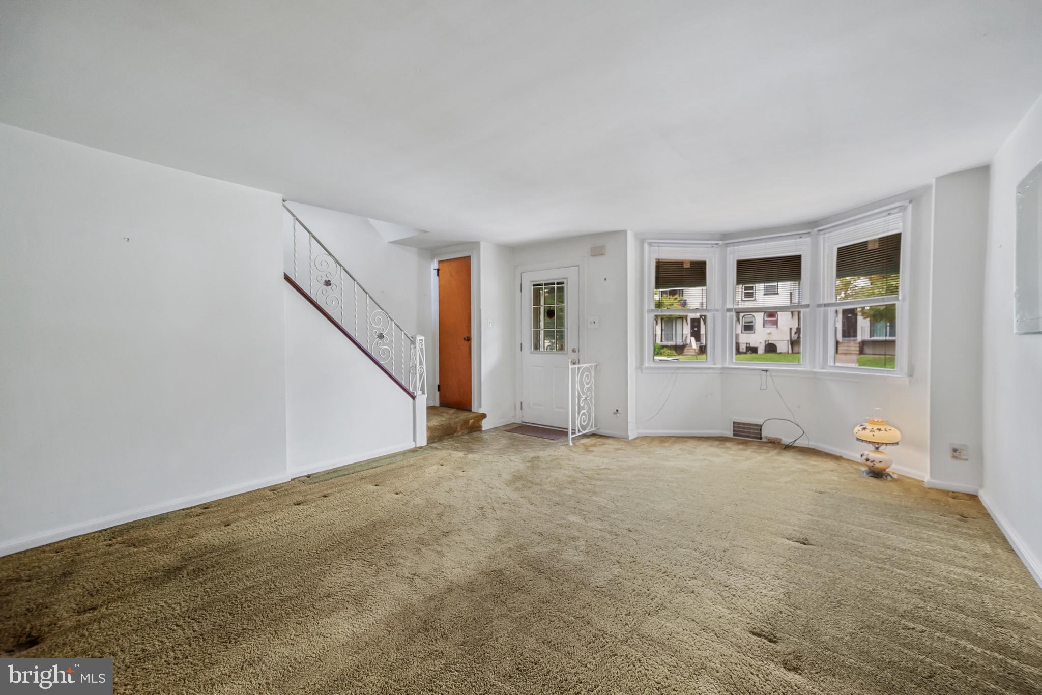 7259 Glenthorne Road Upper Darby, PA 19082 - Photo 4 of 14 Living Room