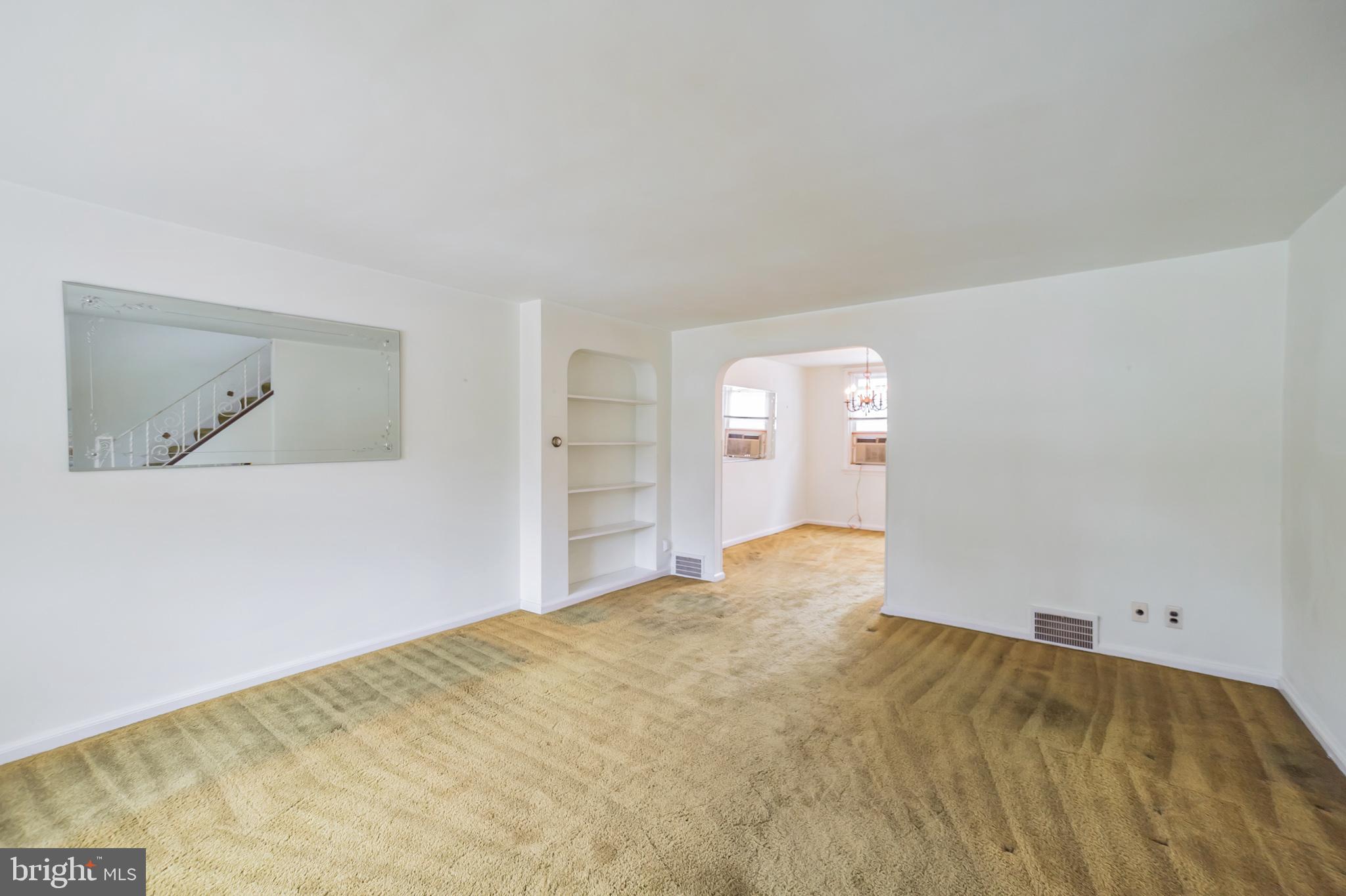 7259 Glenthorne Road Upper Darby, PA 19082 - Photo 5 of 14 Living Room