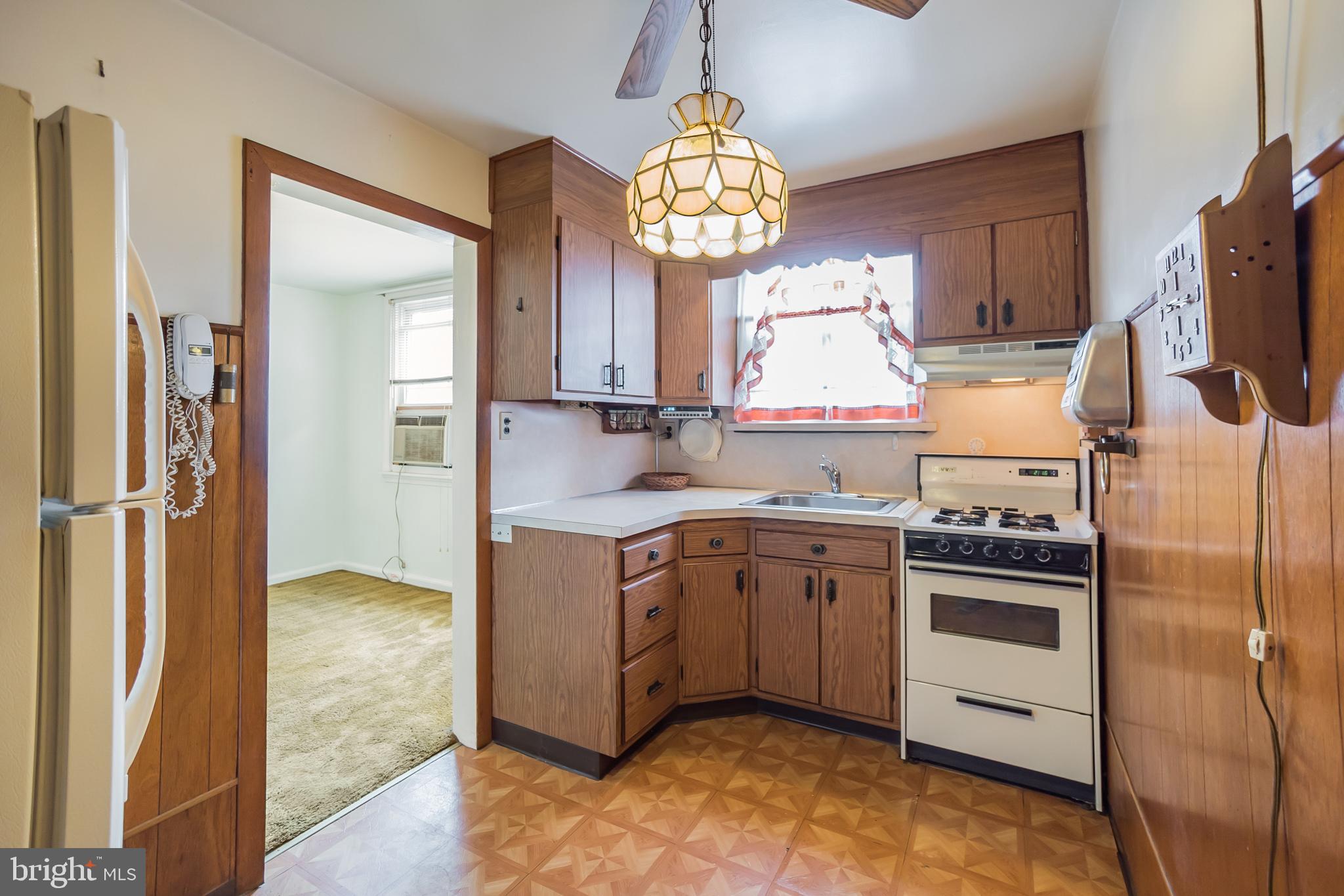 7259 Glenthorne Road Upper Darby, PA 19082 - Photo 7 of 14 Kitchen